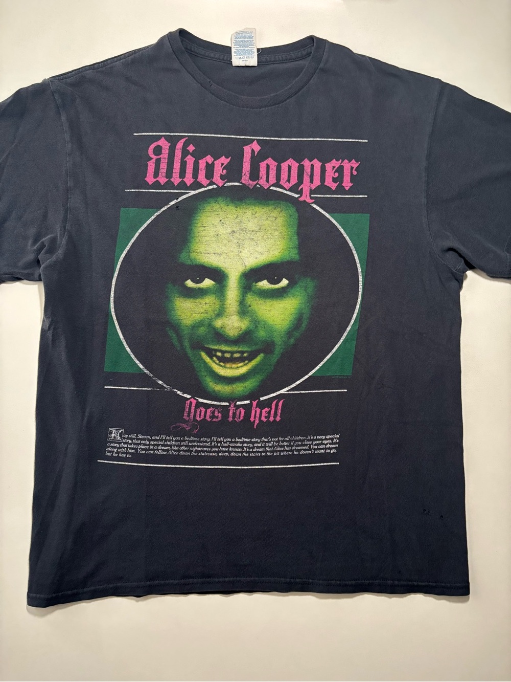 2000s Vintage Alice Cooper goes to hell faded grey rock band distressed shirt